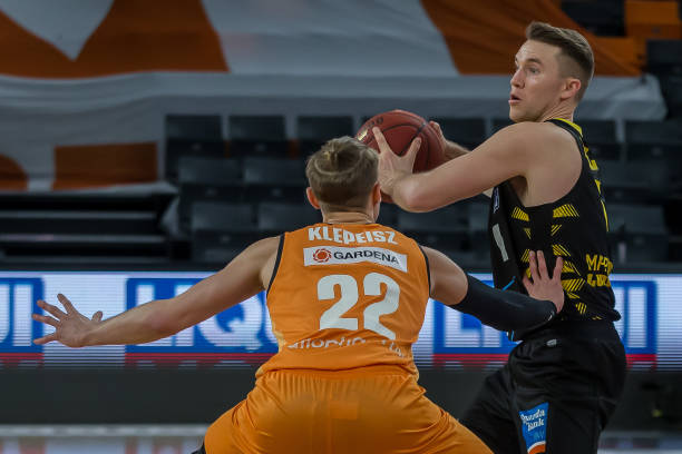 姆希塔良：亚特兰大近期势头正猛 球队中场竞争让我重回巅峰状态